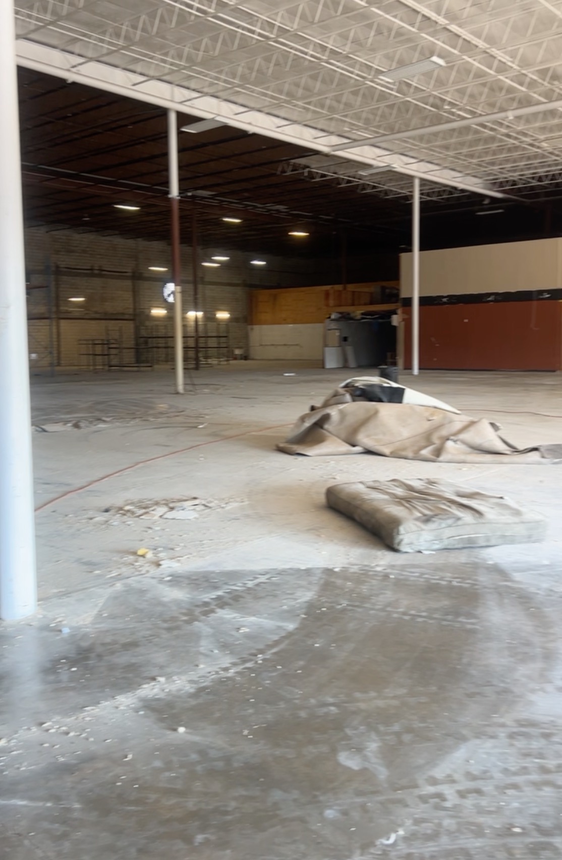 Dump trailer rental for a cleanout project in Jacksonville, Florida